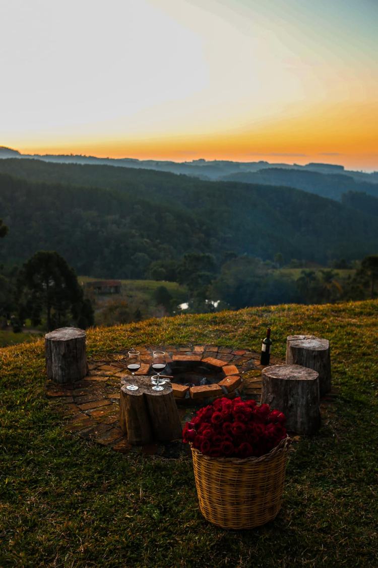 O espaço da fogueira, pra curtir a vista quando o sol desce